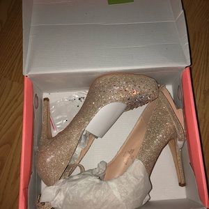 De blossom collection shoes.